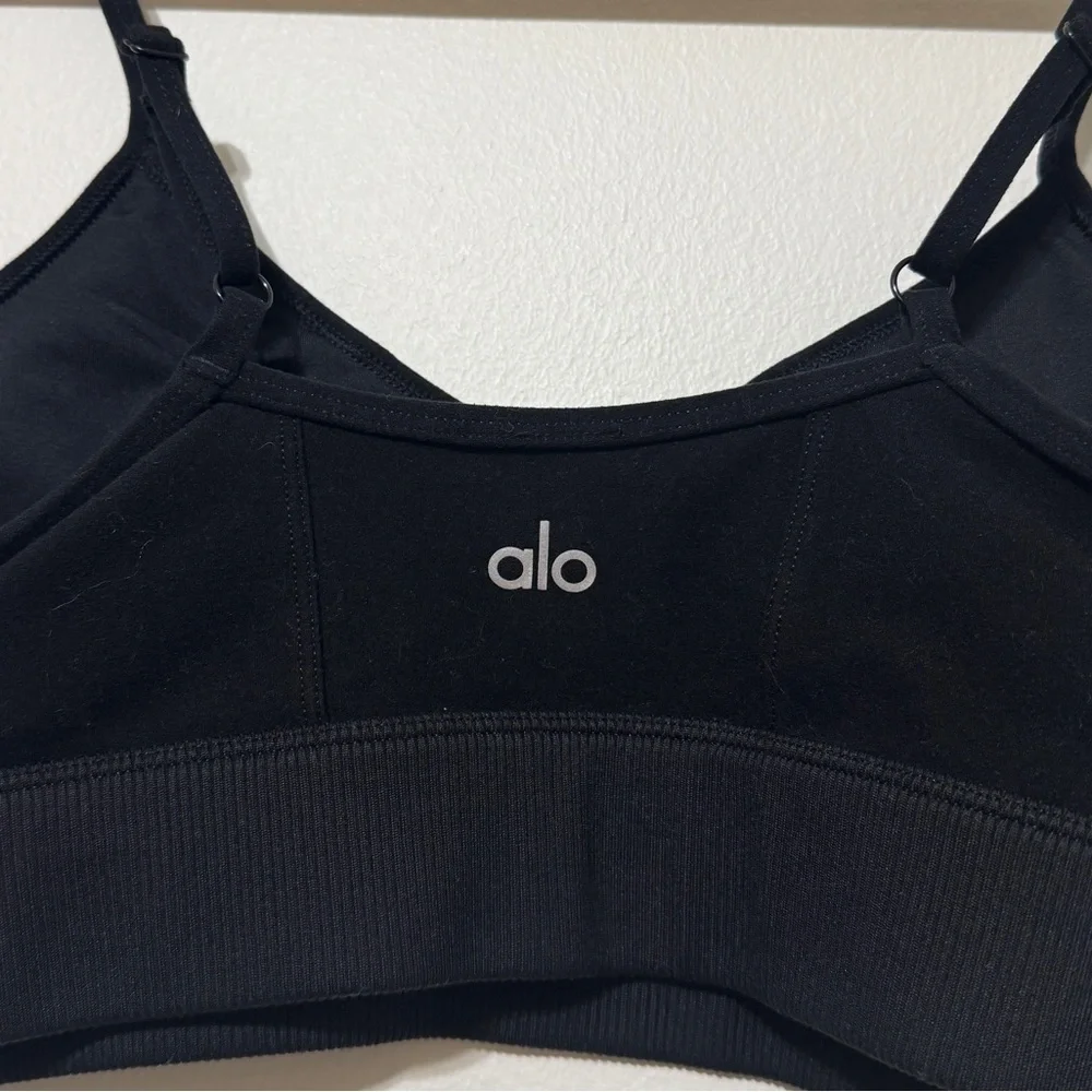 NEW ALO Yoga Alosoft Head Start Bra Size Medium Black NWOT